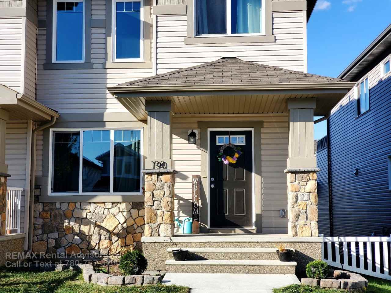 190 Santana Crescent - Photo 2 of 17