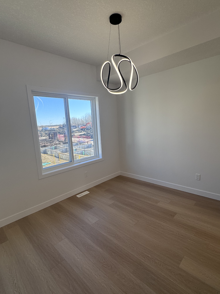 SF323 | Modern 3 Bedroom, 2.5 Bathroom Townhome – 1 Month Free - Photo 6 of 22