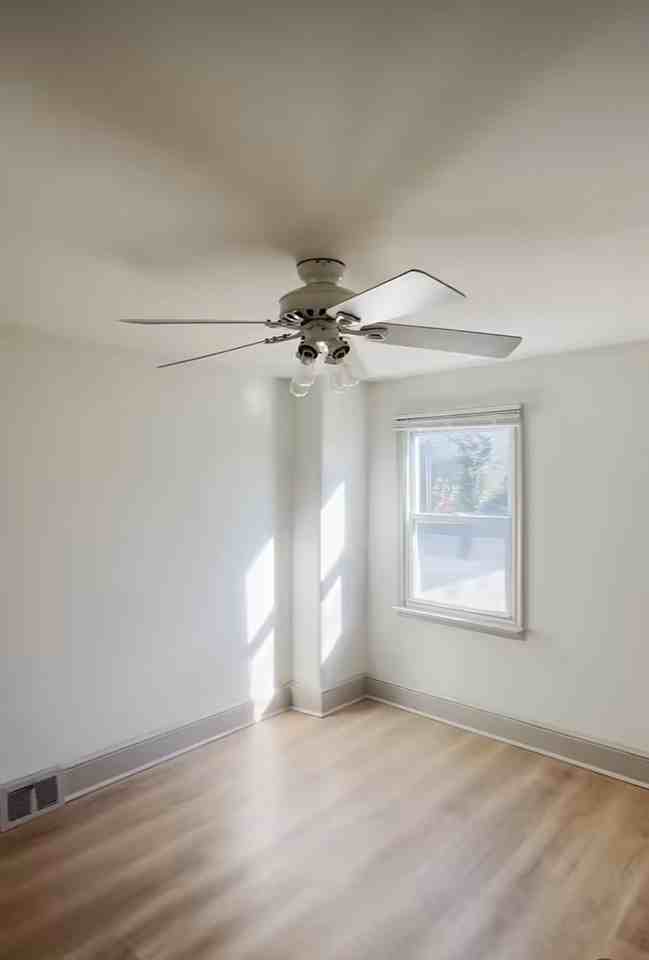 7713 Union Ave - Photo 3 of 20