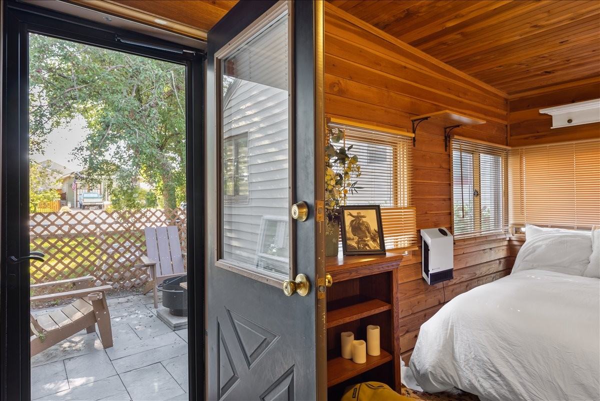 670 N 11th St - Photo 5 of 6