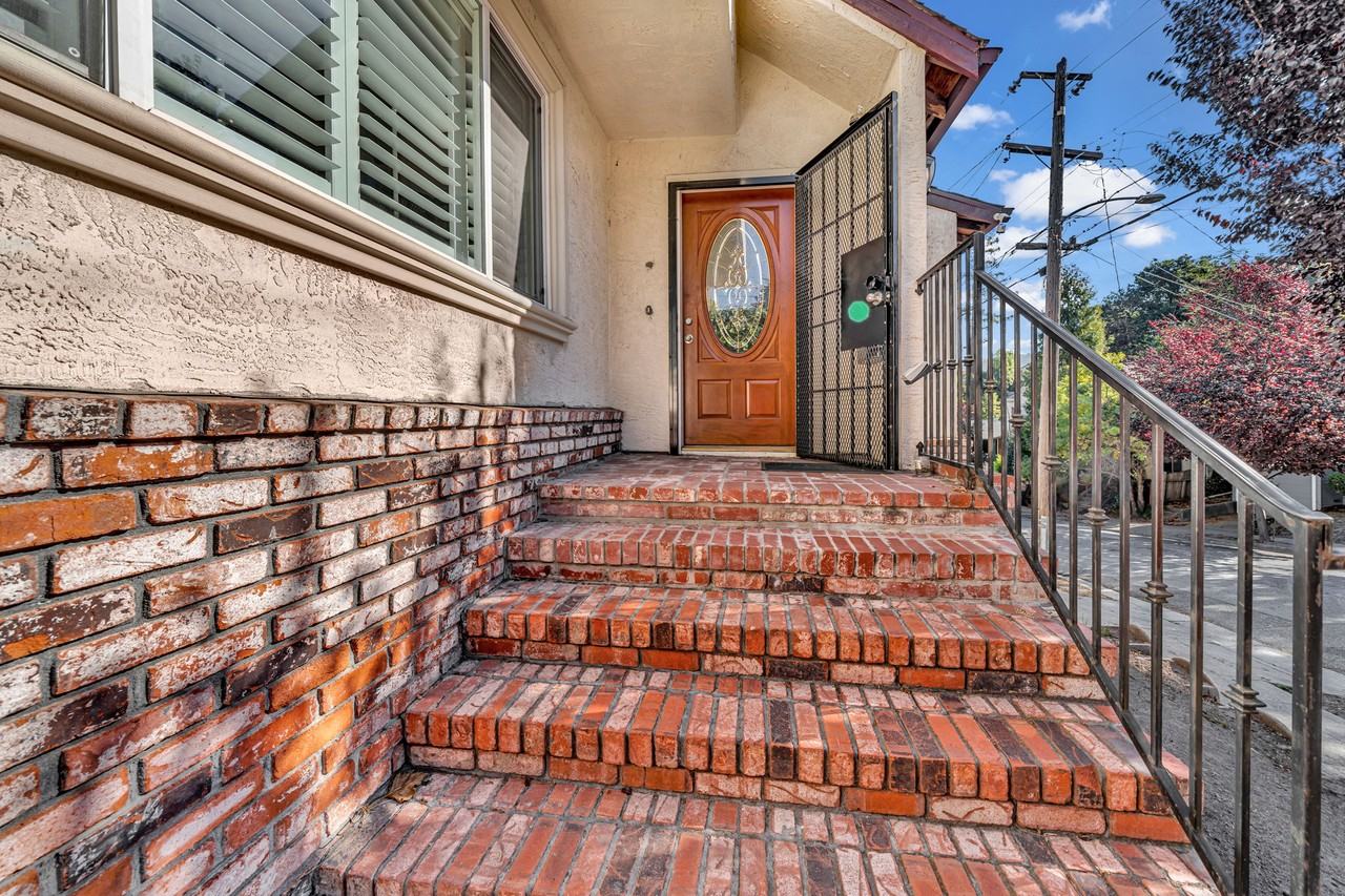 3407 Pierson St #1 - Photo 2 of 50