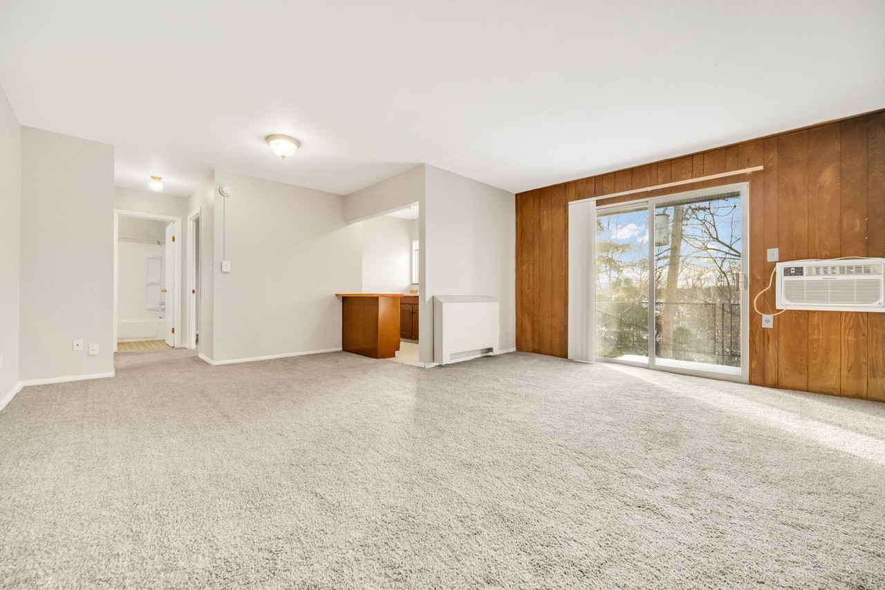 8257 Memphis Avenue - Photo 2 of 24