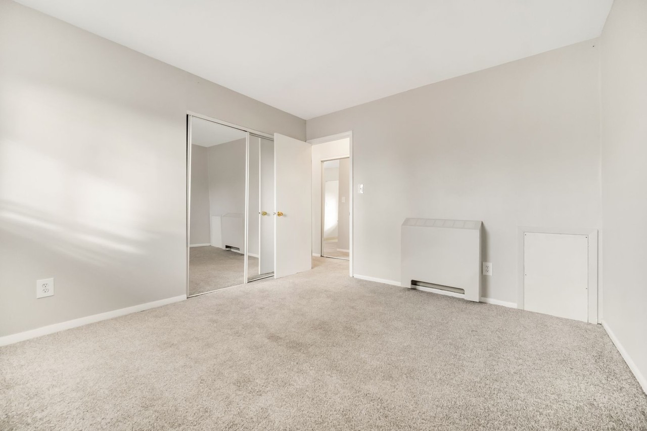 8257 Memphis Avenue - Photo 7 of 24