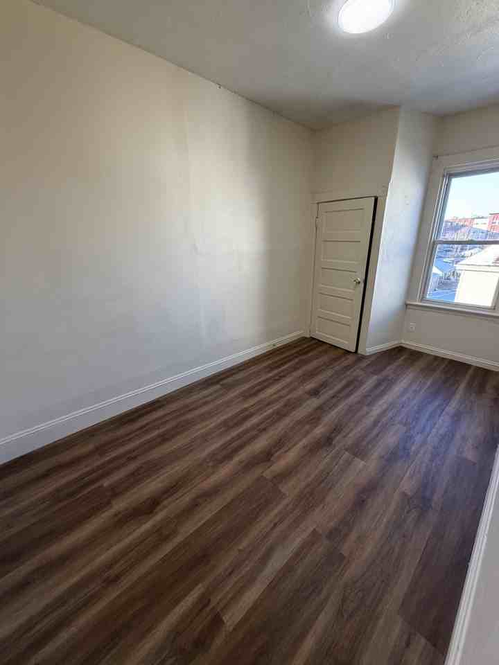 316R Coffin Ave #9 - Photo 2 of 6