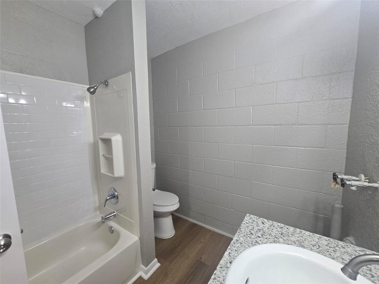 4217 Sealy St #3 - Photo 3 of 15