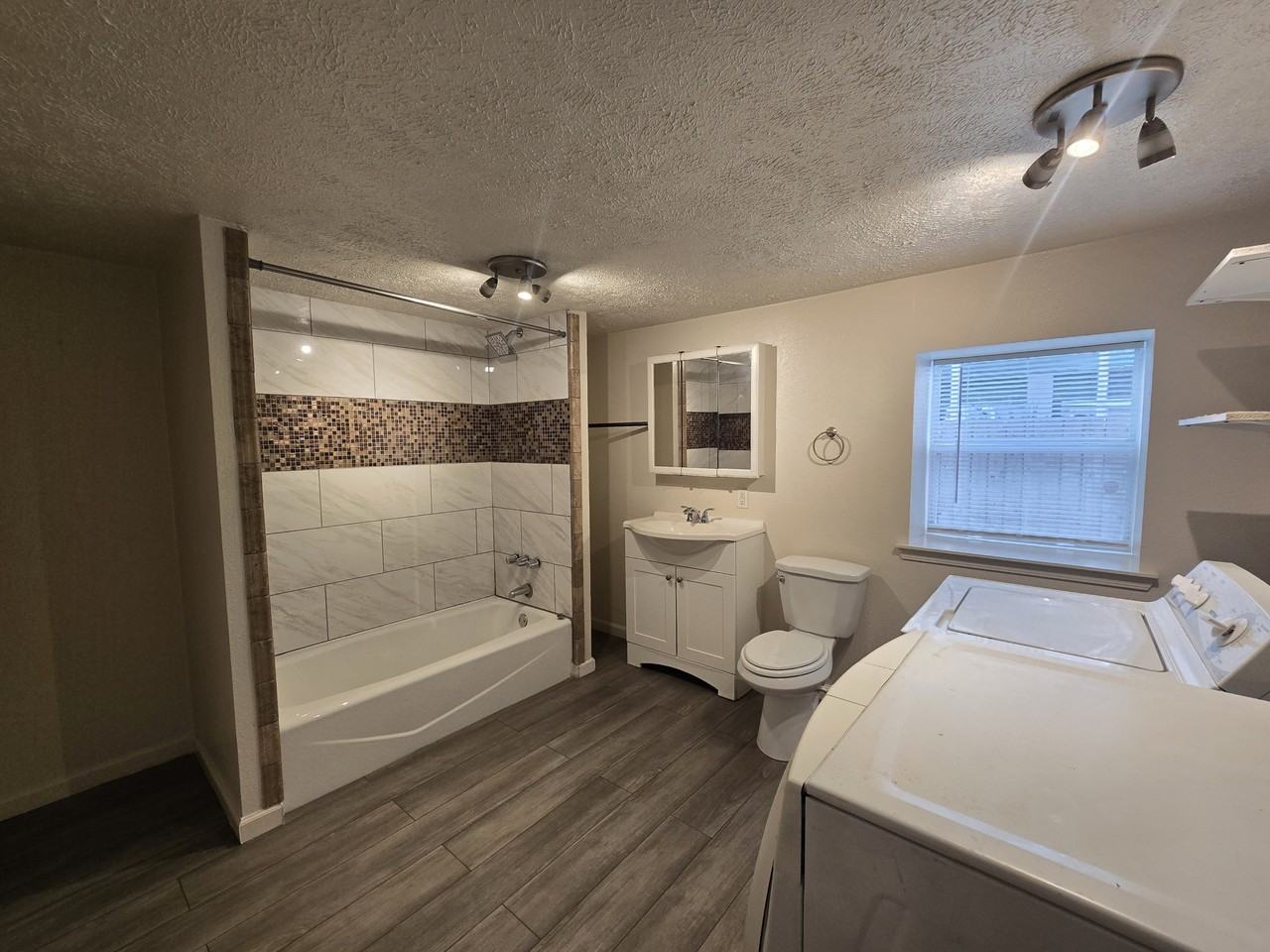 5712 Maco St #SF - Photo 2 of 23