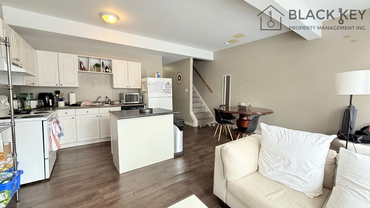 376 Central Ave Uppr #376UPPER - Photo 2 of 10