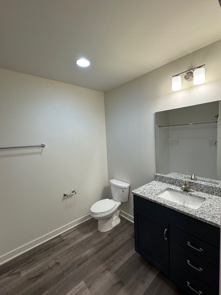 1400 Sycamore St #306 - Photo 3 of 7