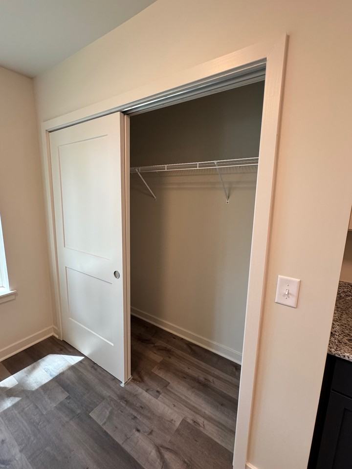 1400 Sycamore St #306 - Photo 6 of 7