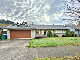 9834 Se Clinton St #1 - Photo 1 of 1