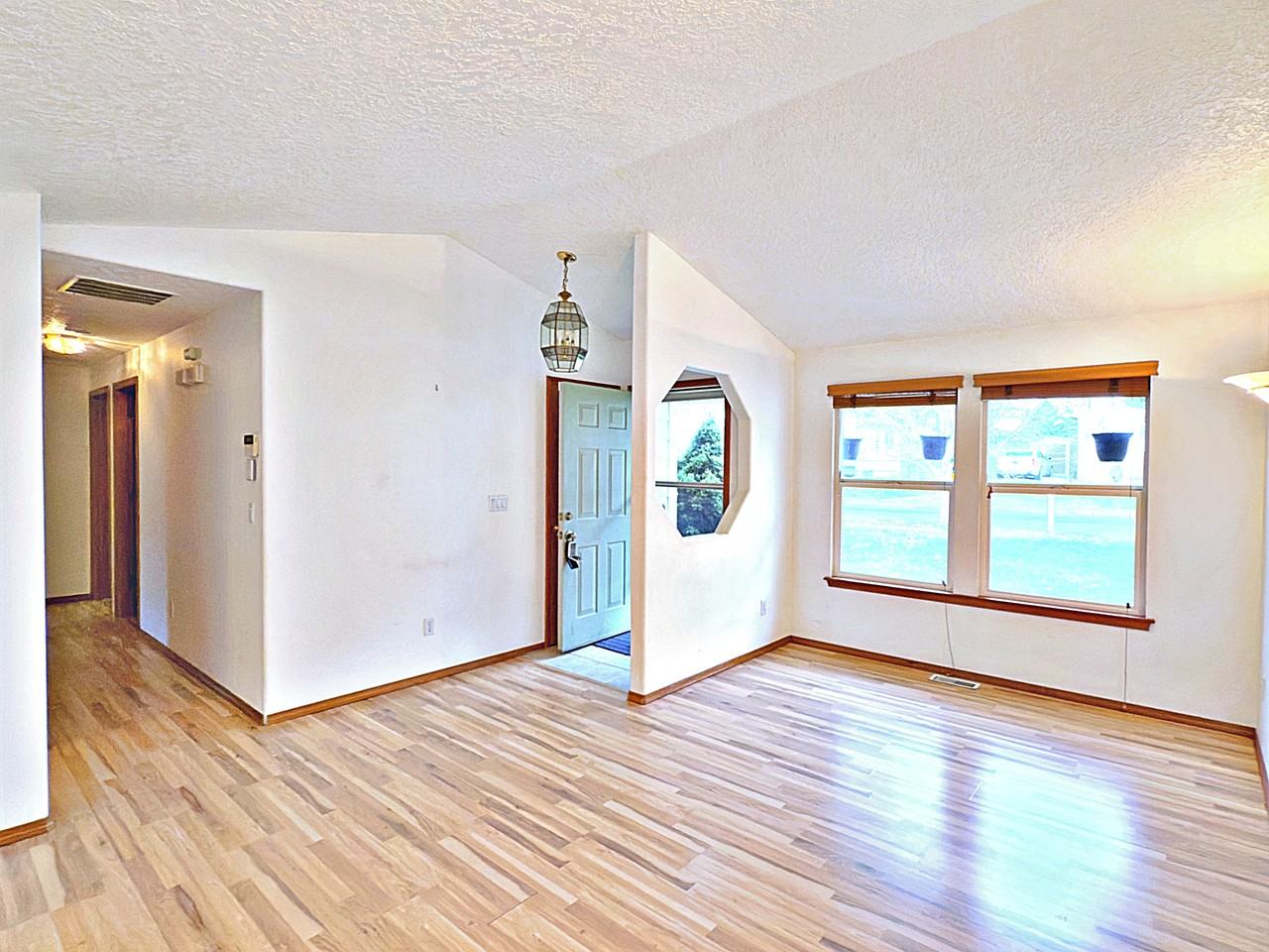 9834 Se Clinton St #1 - Photo 5 of 29