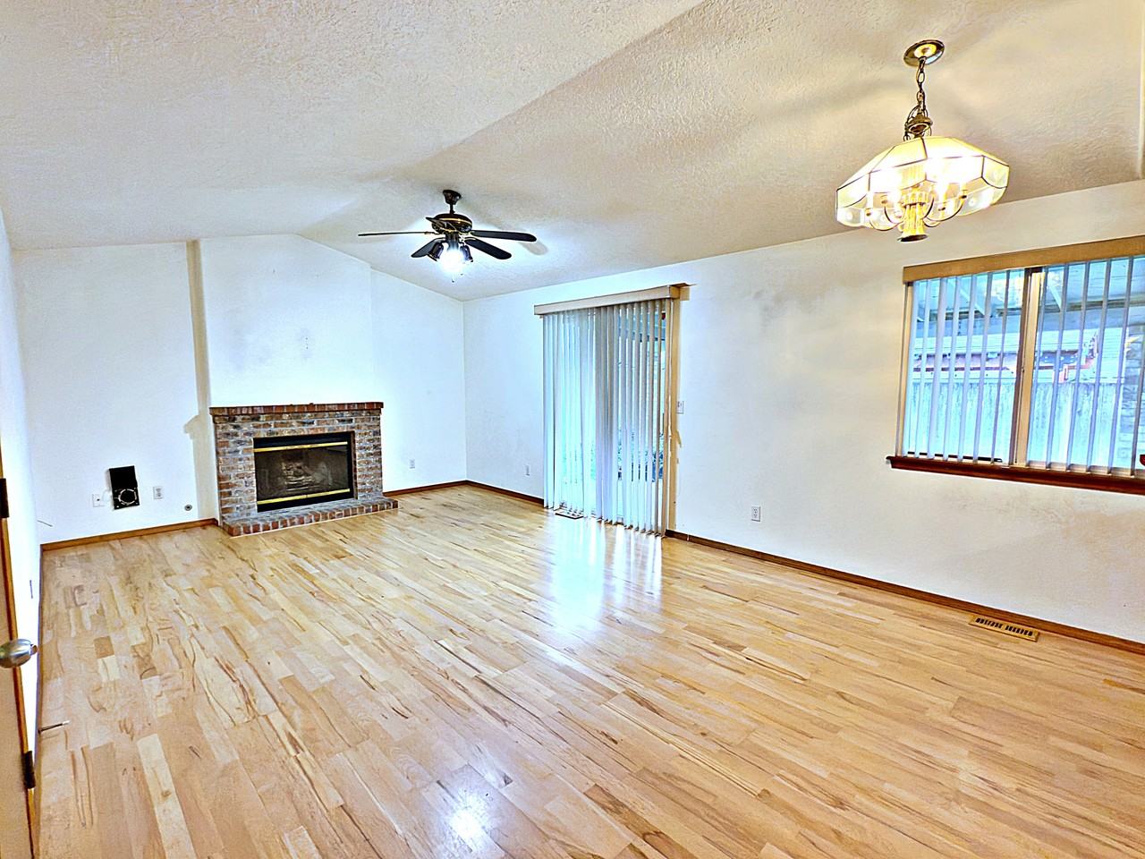 9834 Se Clinton St #1 - Photo 7 of 29