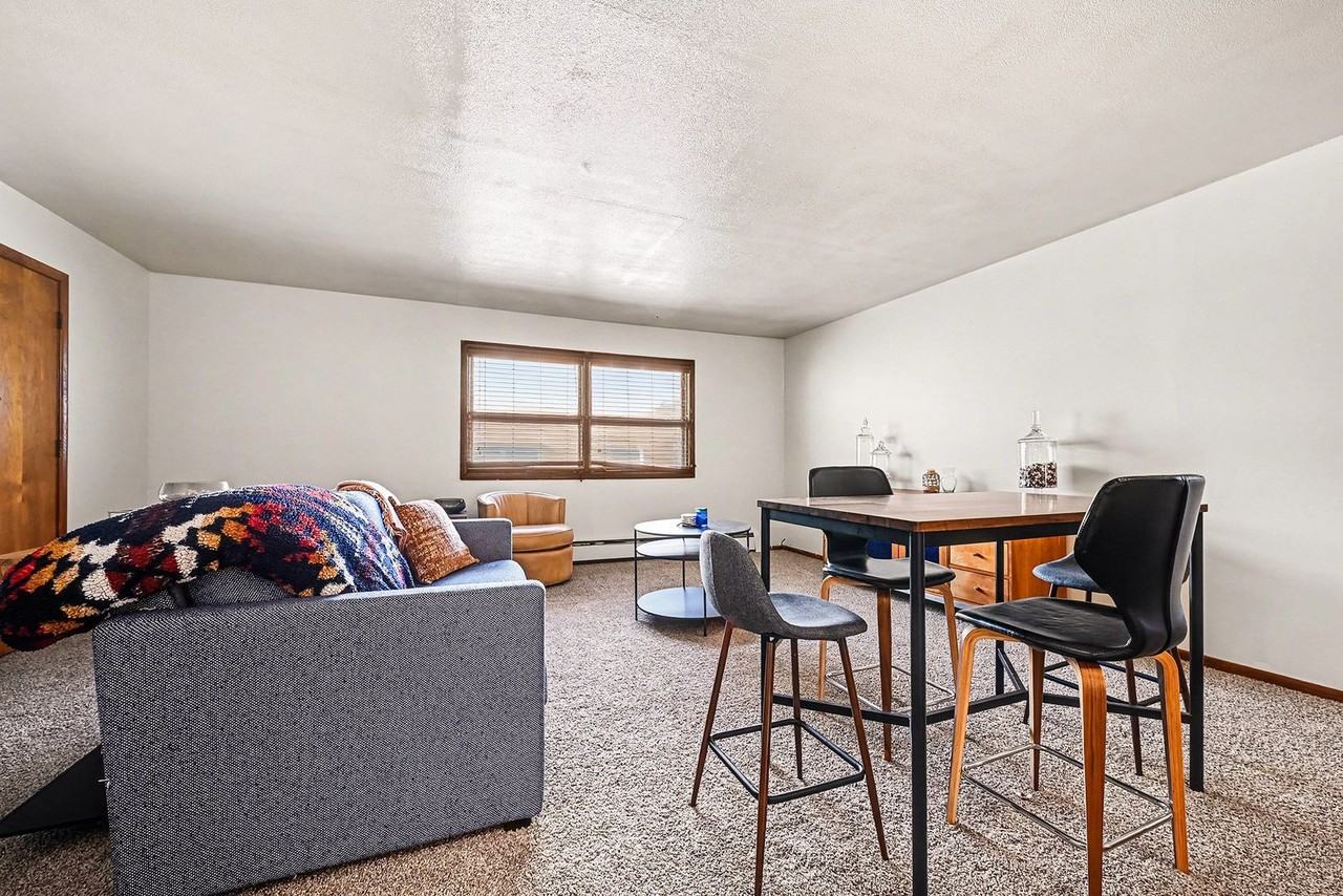 2017 Commerce Blvd - Photo 4 of 39