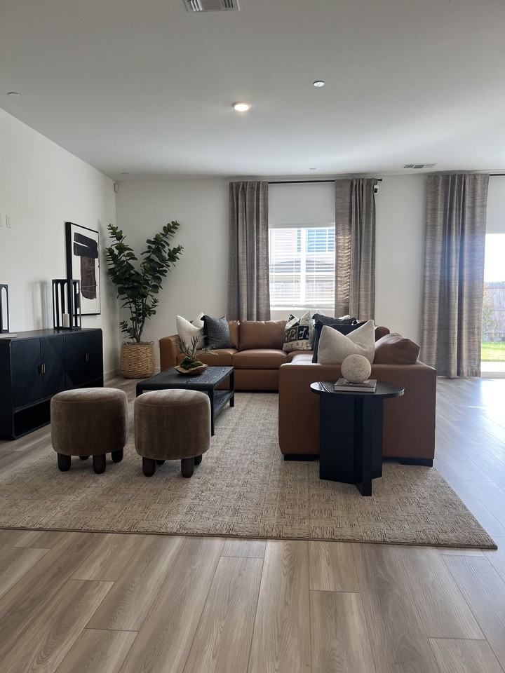 1085 Silverado Way #1 - Photo 3 of 17