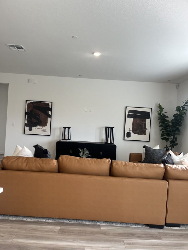 1085 Silverado Way #1 - Photo 4 of 17