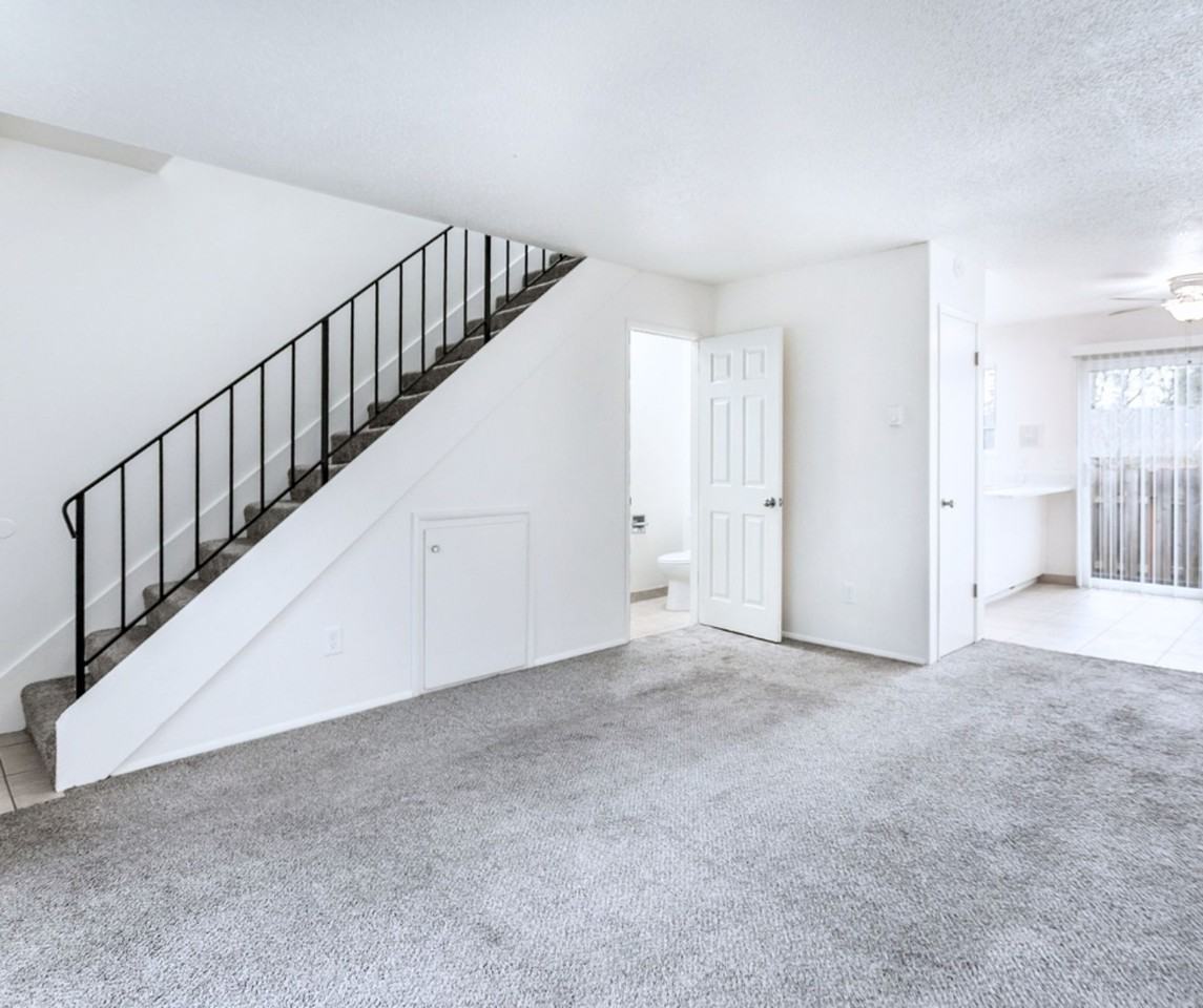 Greenburg Townhomes - Photo 7 of 20