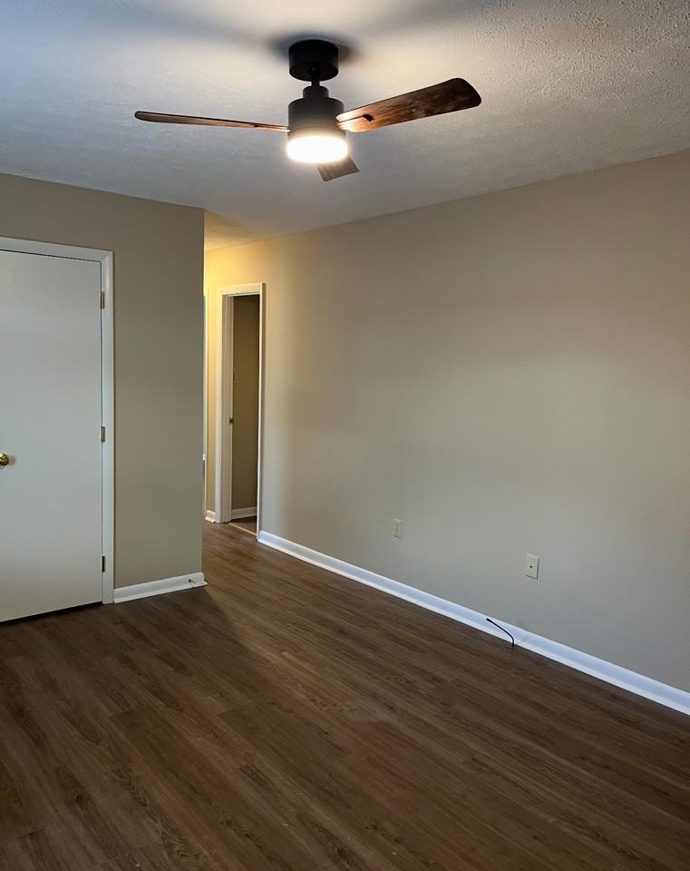 368 Lee St #1 - Photo 2 of 4