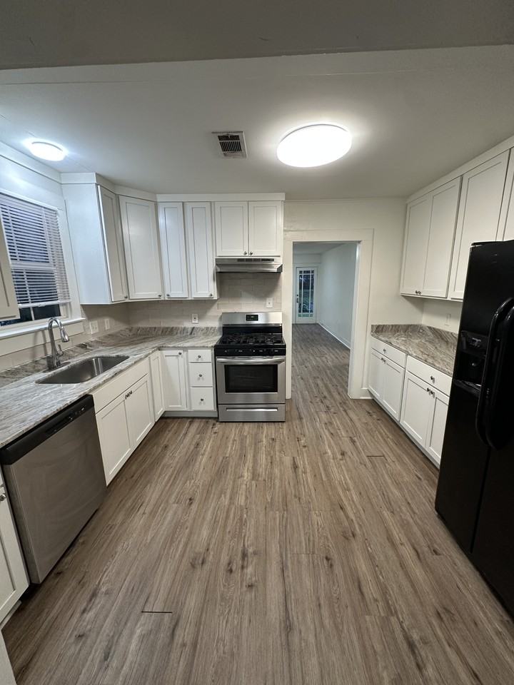 151 Louisa Blvd #1 - Photo 4 of 21