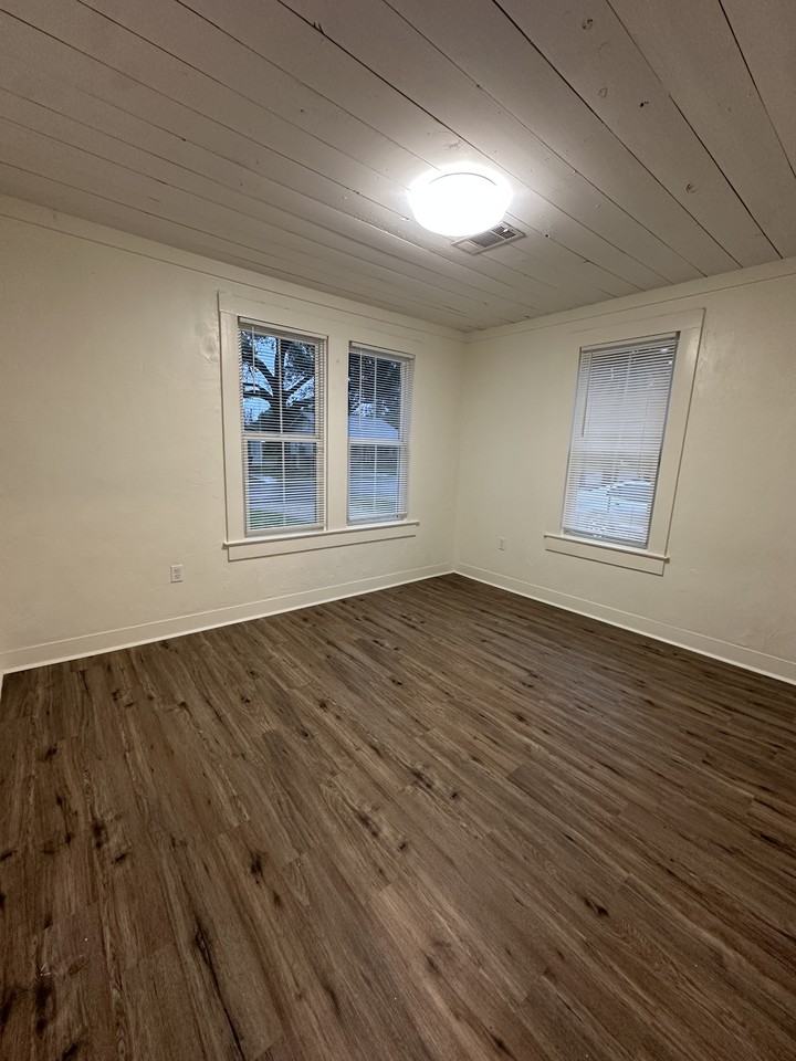 151 Louisa Blvd #1 - Photo 6 of 21