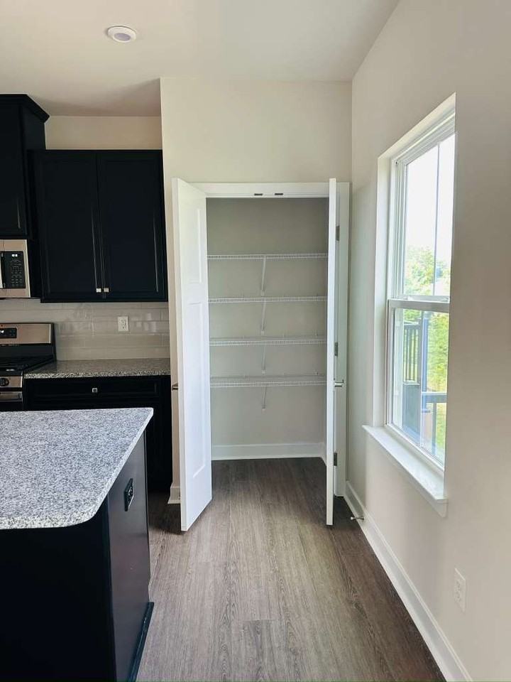 9904 Oaklawn Blvd Nw #1 - Photo 5 of 28