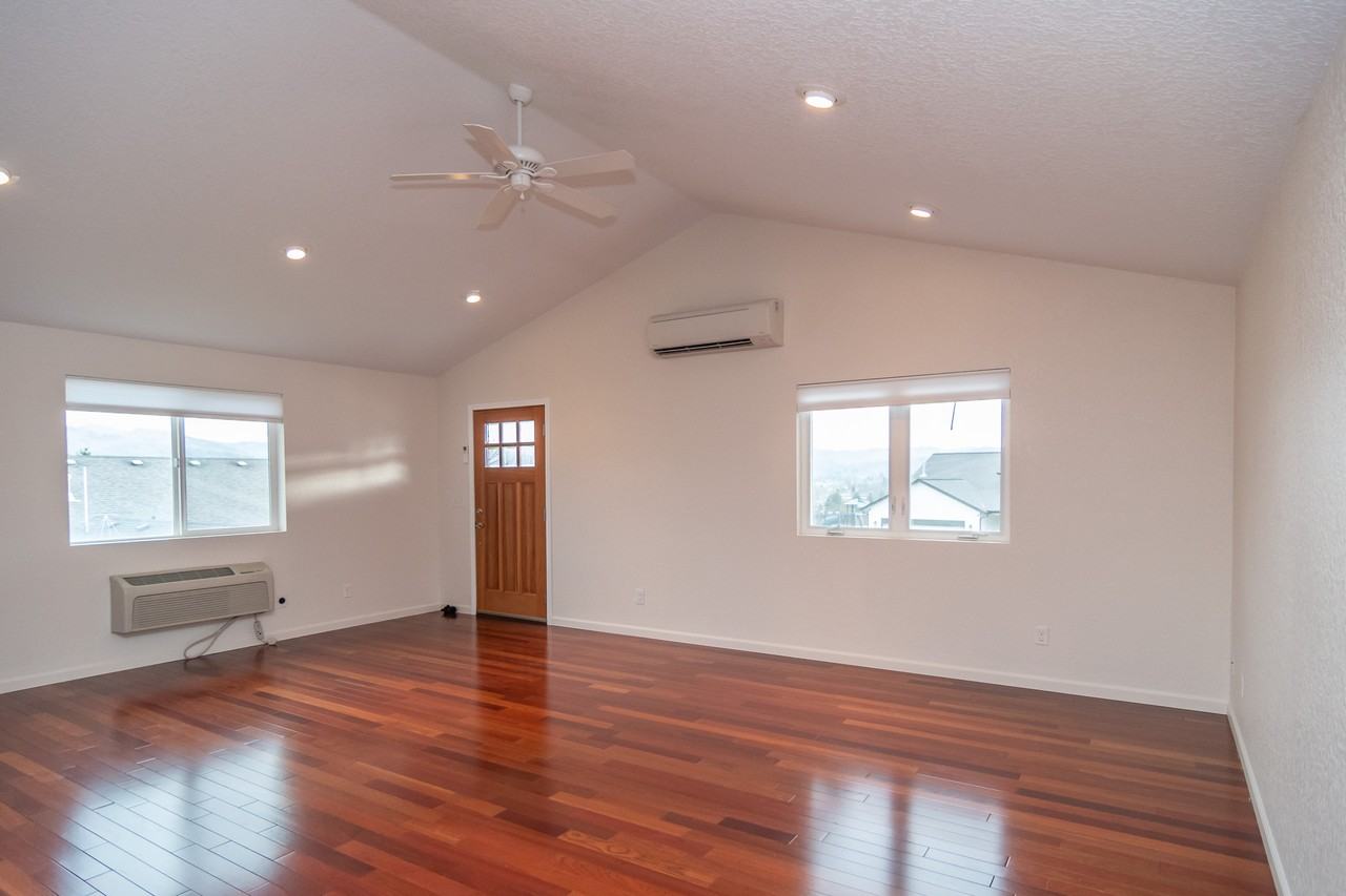 233 Palmdale Ave #1 - Photo 7 of 42