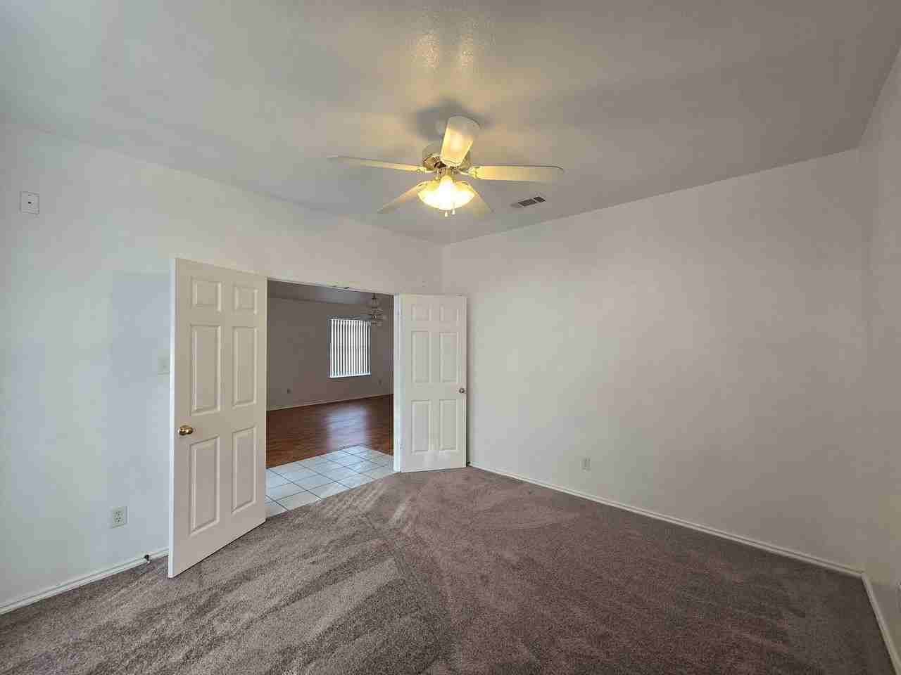 4611 Telluride Dr - Photo 7 of 30