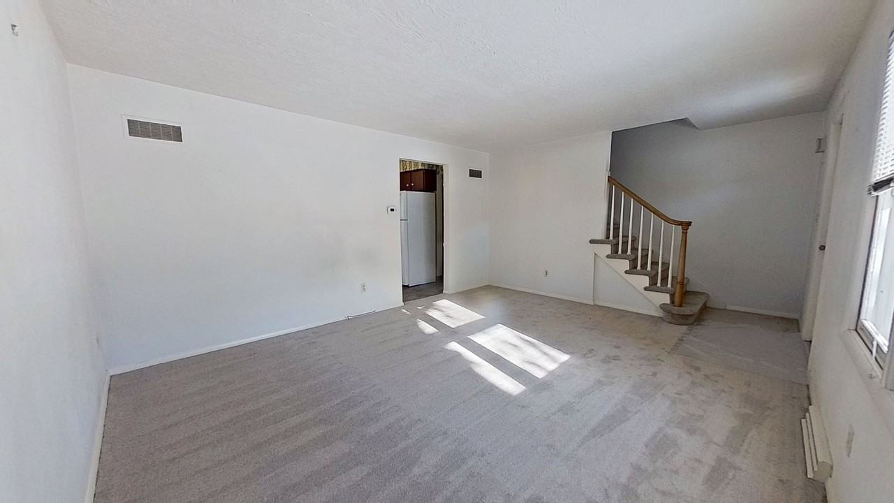 141 Oak Manor Dr - Photo 4 of 11