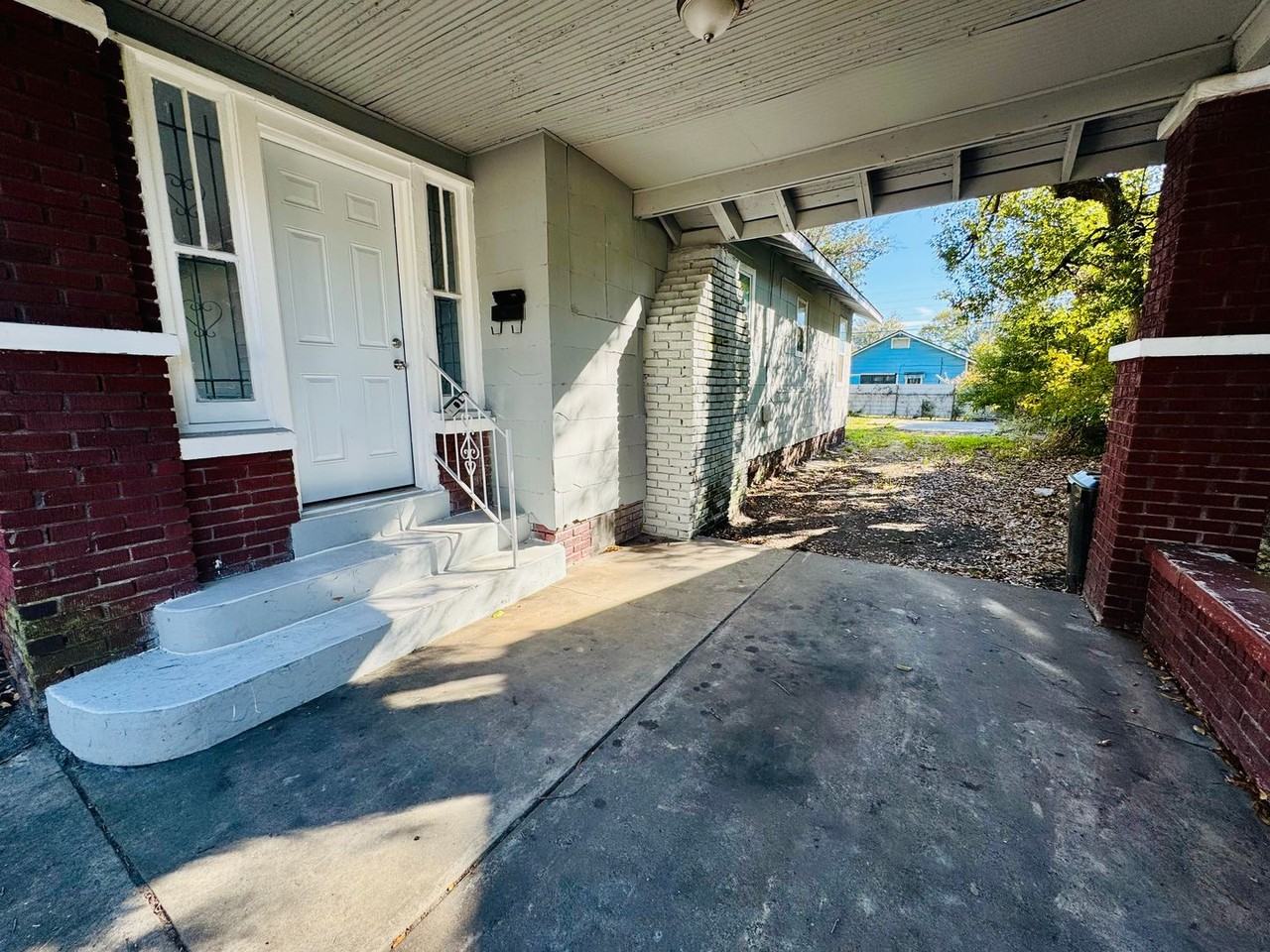 324 W 17th St - Photo 2 of 12