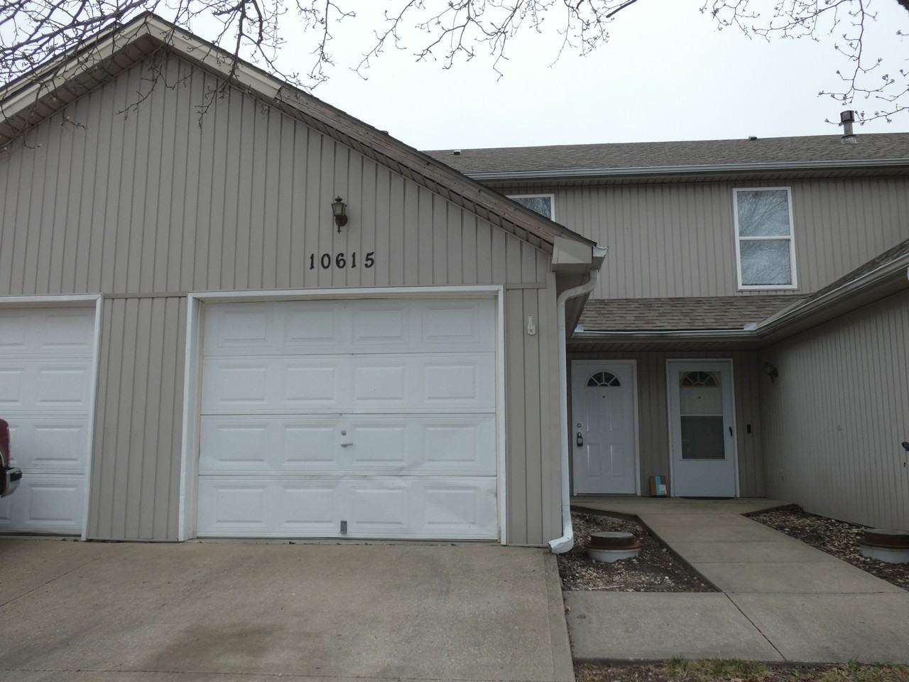 10615 N Locust Ct - Photo 2 of 20