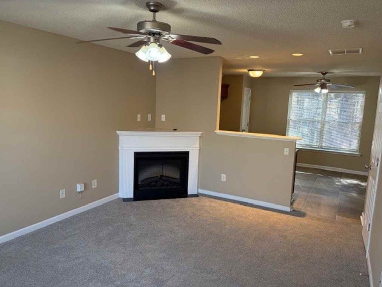 306 Lauren Dr - Photo 4 of 13