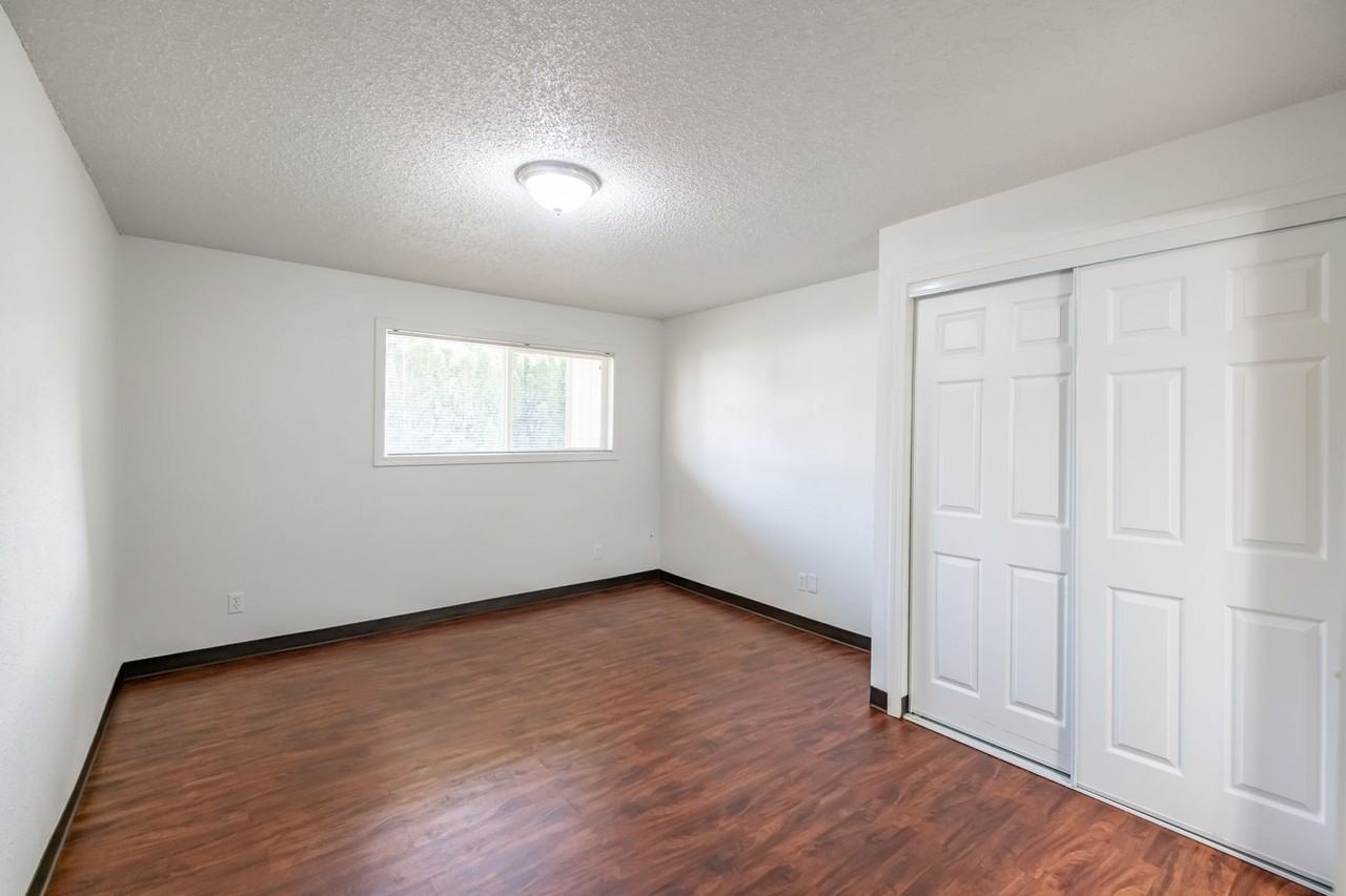 540-Oakvilla - Photo 5 of 12