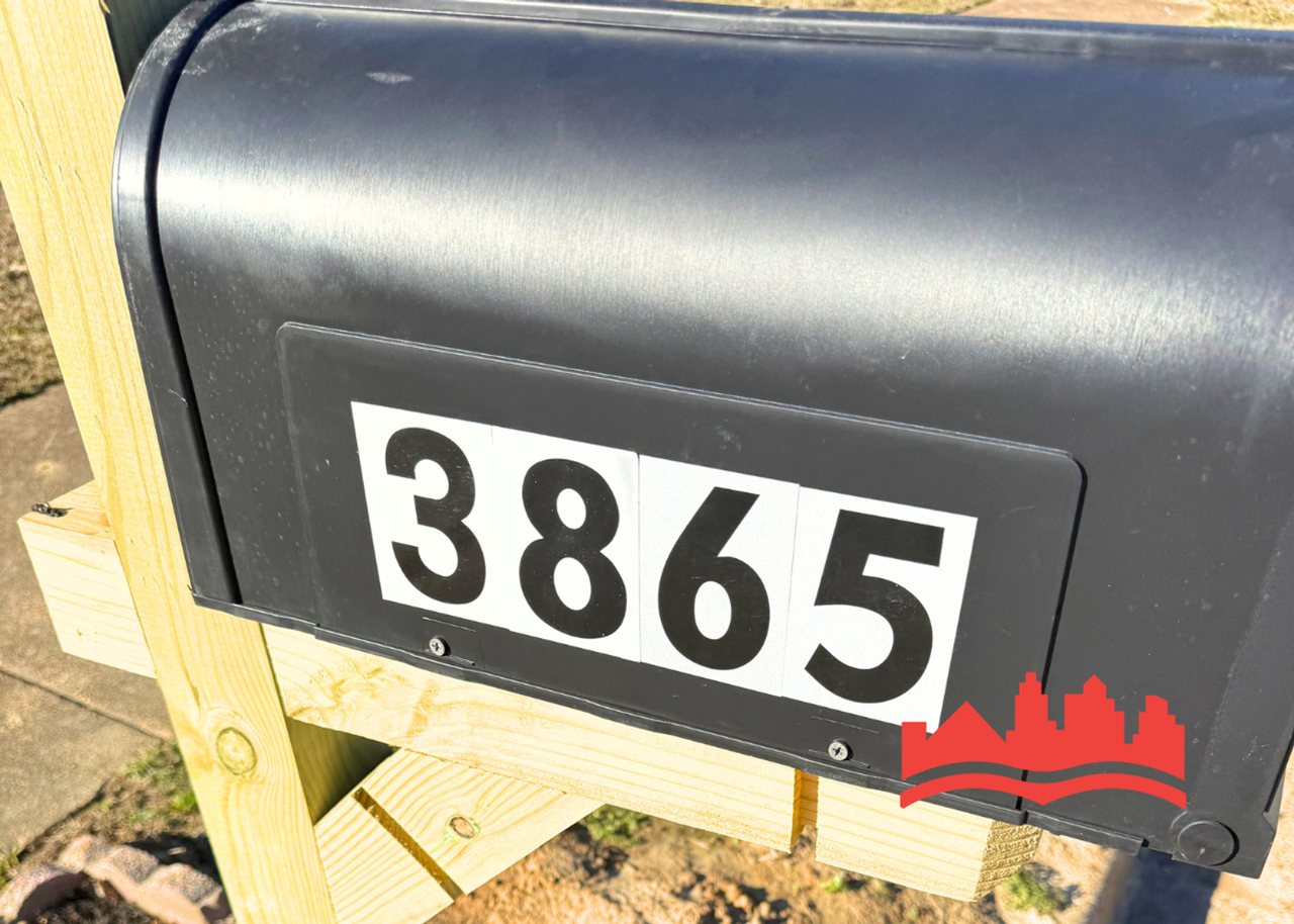 3865 Kerwin Dr - Photo 2 of 18