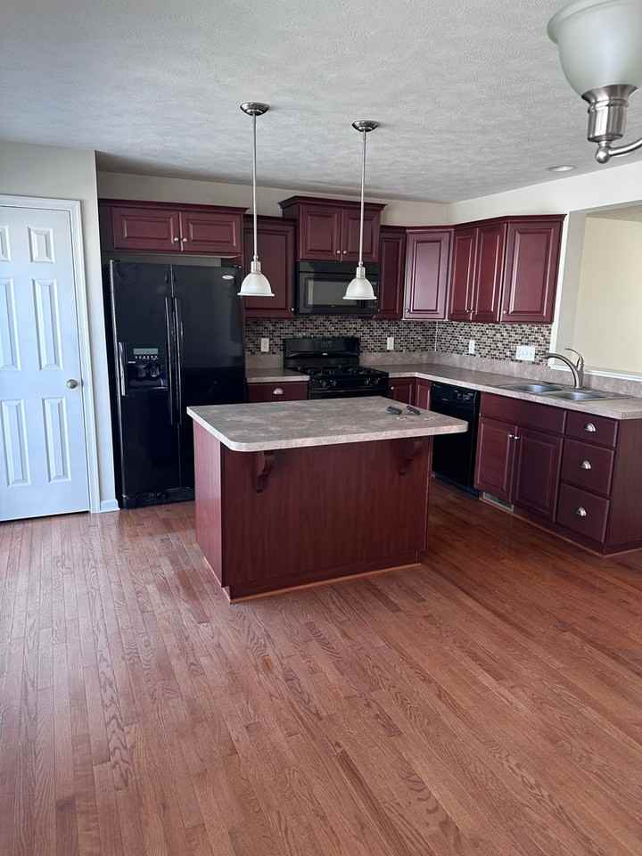 501 Birchwood Ln - Photo 2 of 14