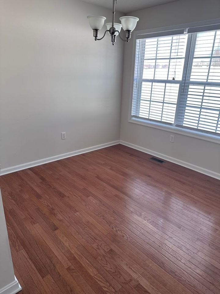 501 Birchwood Ln - Photo 3 of 14