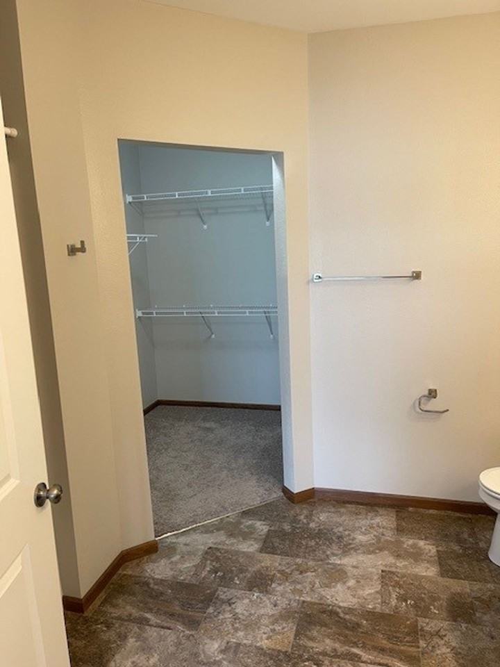 Crossing Commons Apartments - Photo 4 of 5