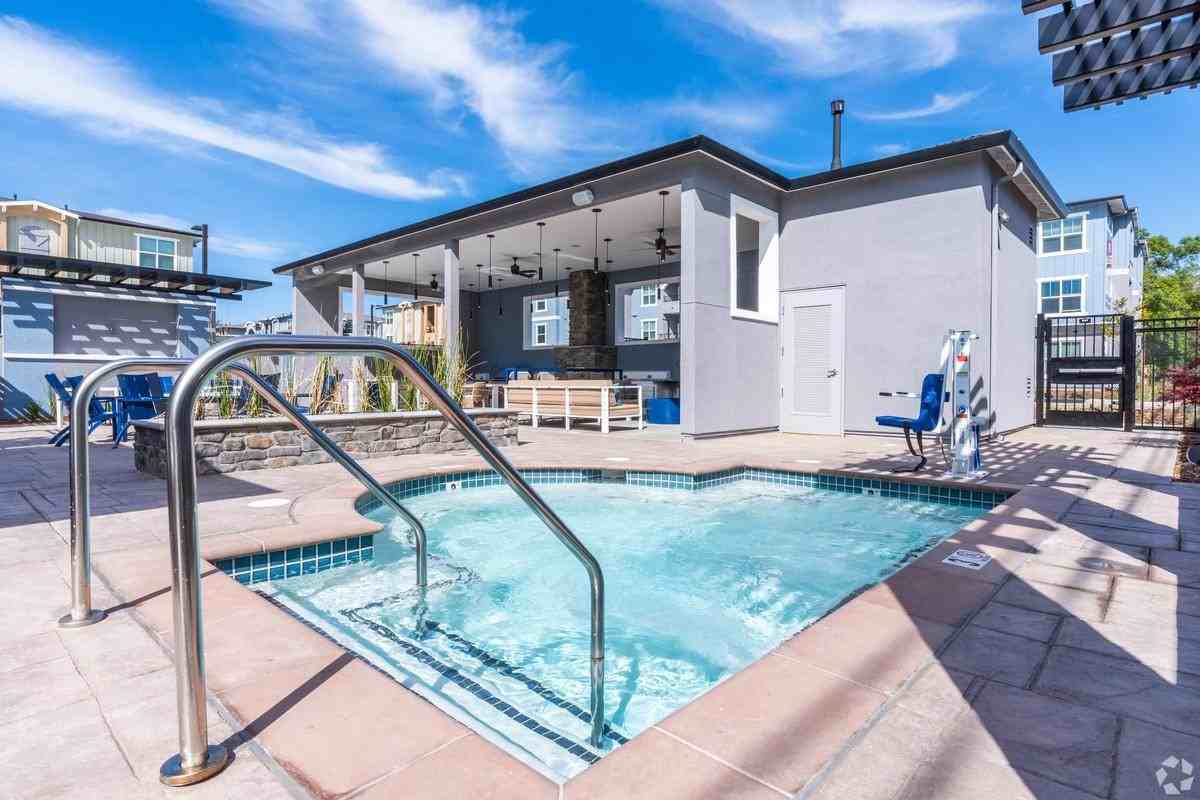 532 Magazine St - Photo 3 of 21