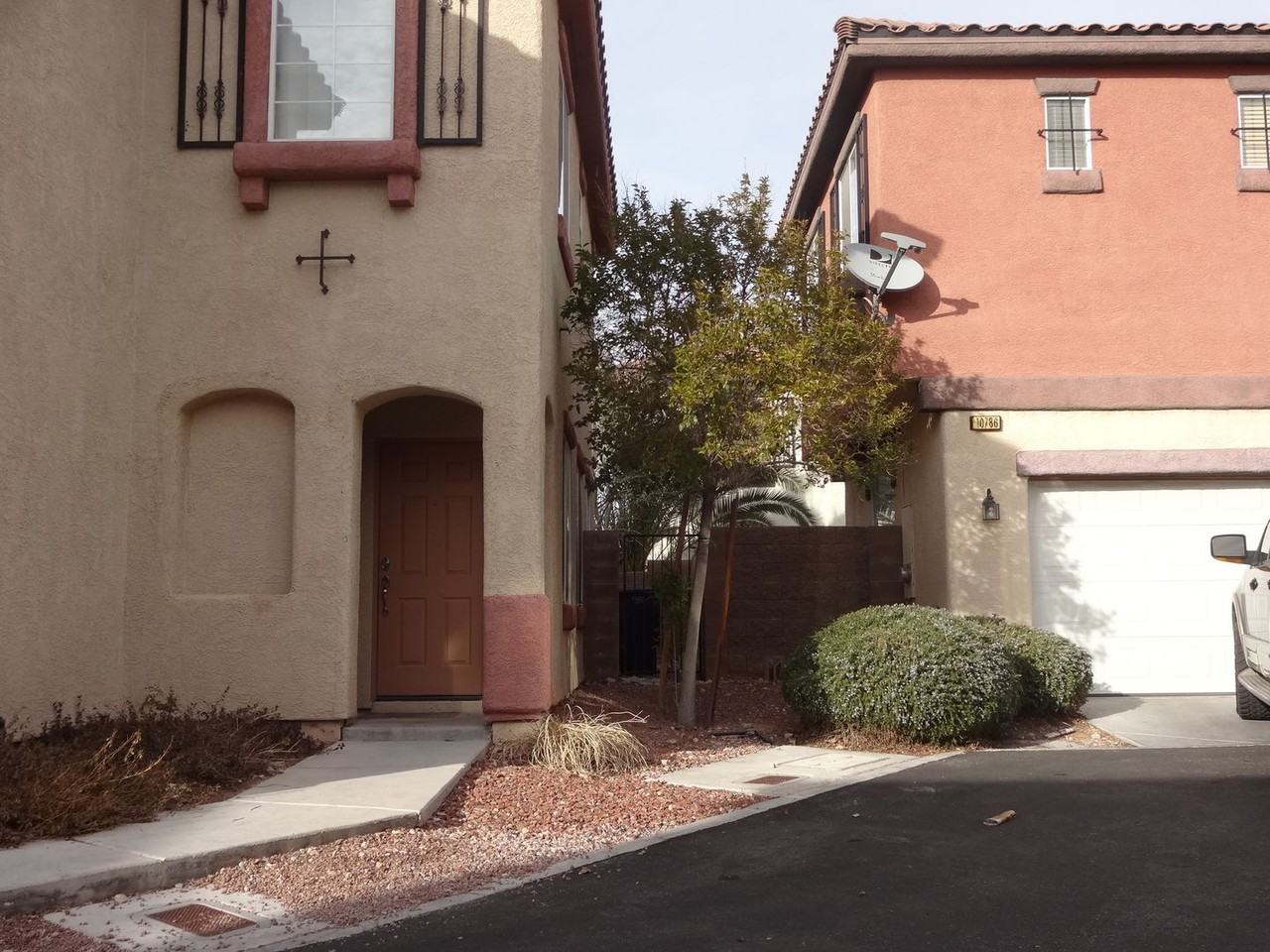 10784 Avenzano St - Photo 2 of 12