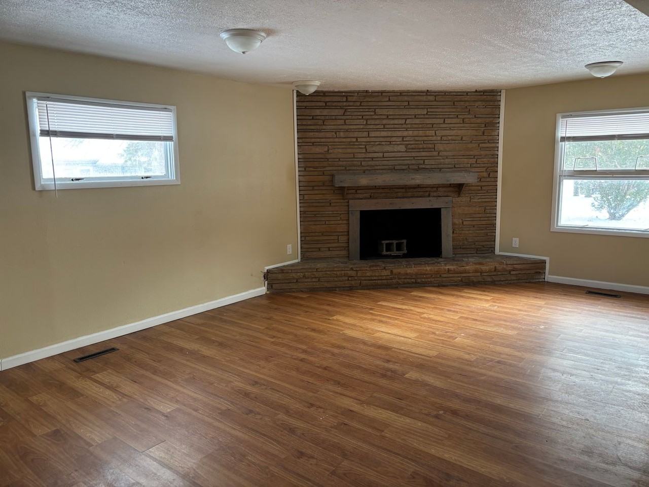 4122 Penelope Dr - Photo 2 of 19