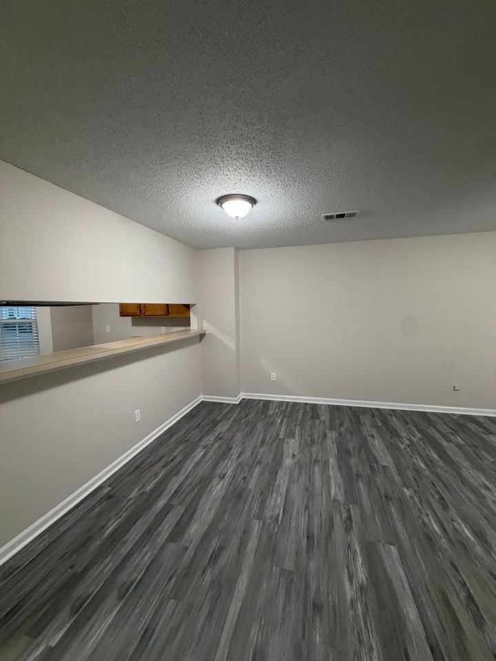 3004 Glastonbury Cir - Photo 2 of 16