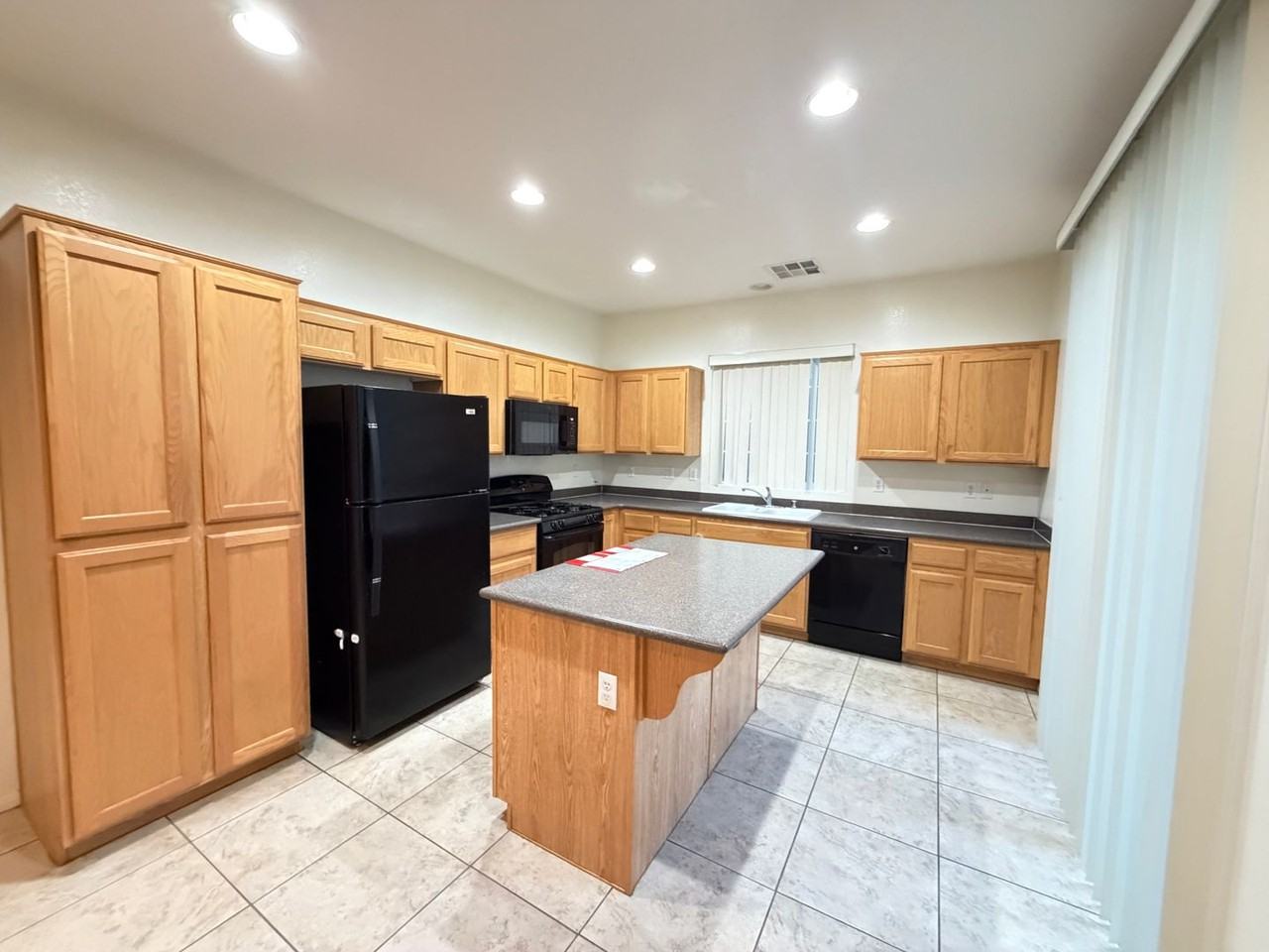 9861 Iris Valley St - Photo 3 of 11