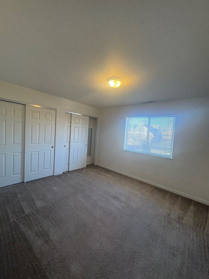 931 Nevada St - Photo 5 of 7