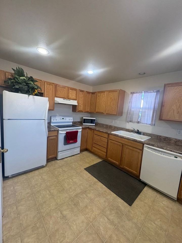 931 Nevada St - Photo 7 of 7