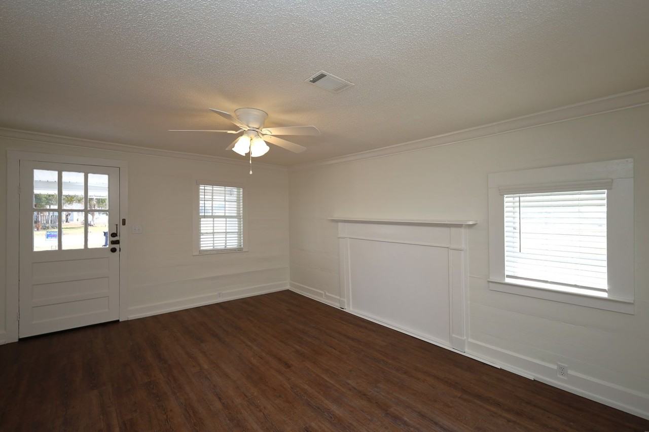 383 North St - Photo 2 of 18