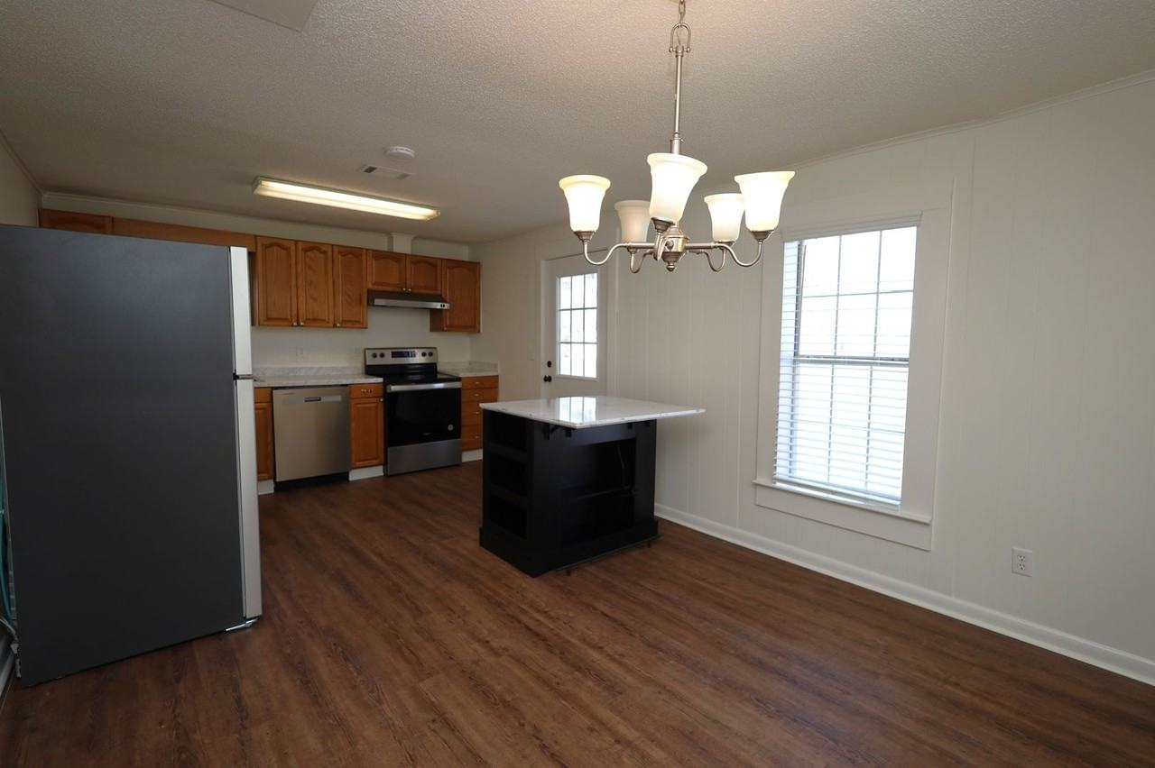 383 North St - Photo 5 of 18