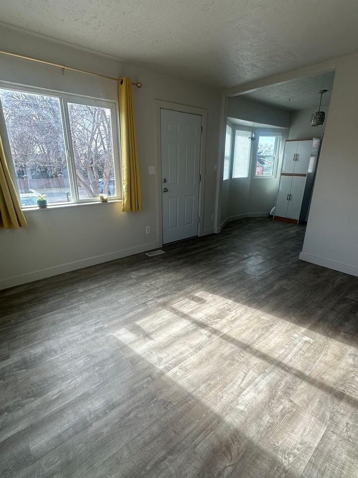 1620 W Warnock Ave - Photo 4 of 49