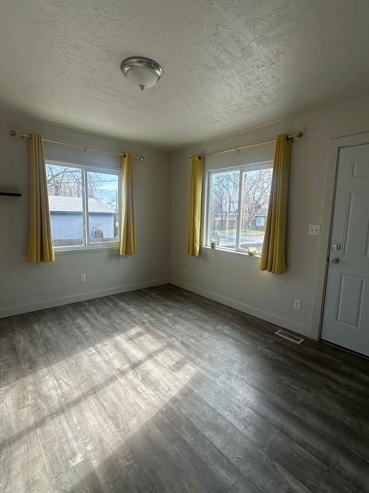 1620 W Warnock Ave - Photo 5 of 49