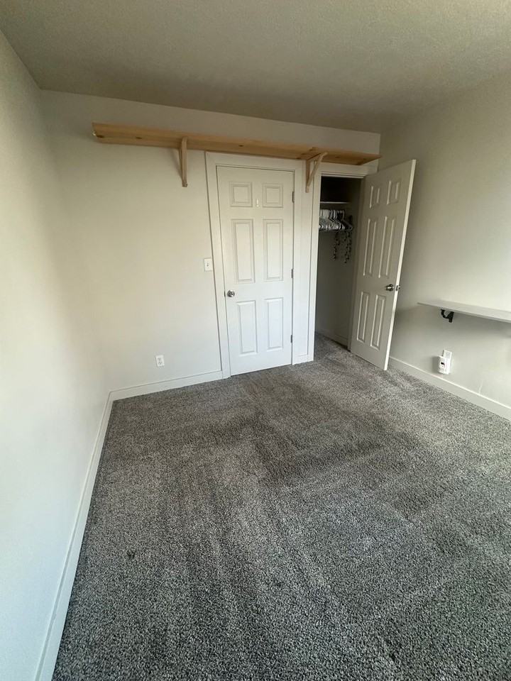 1620 W Warnock Ave - Photo 7 of 49