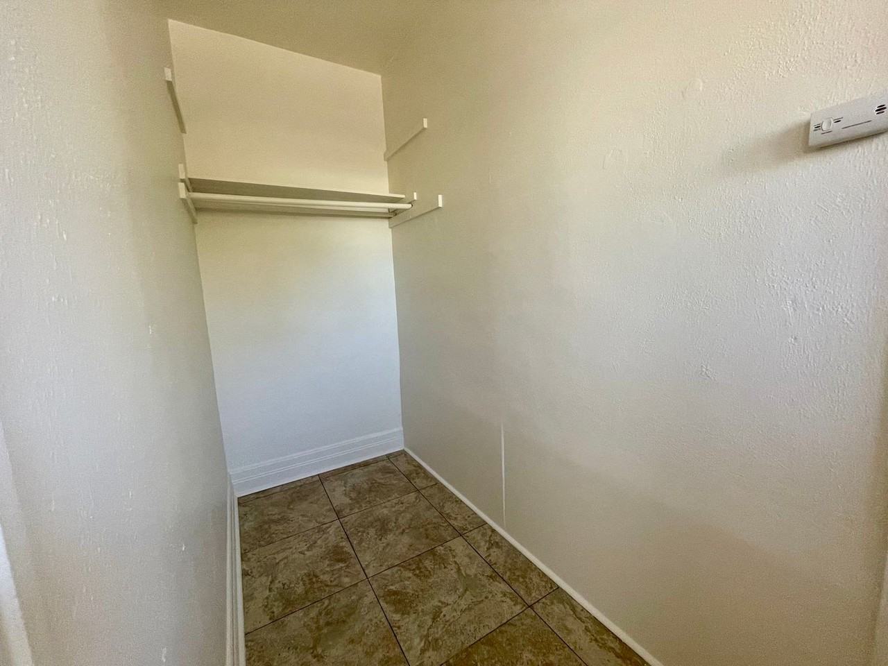 301 W C St - Photo 6 of 7