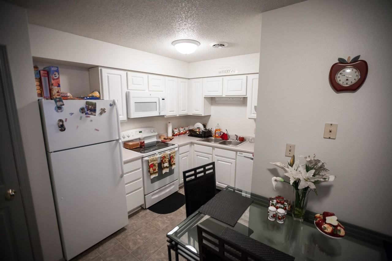 815 Cross Park Avenue - Photo 3 of 7