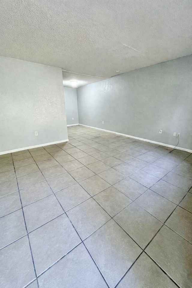 919 N Iowa Ave - Photo 4 of 5